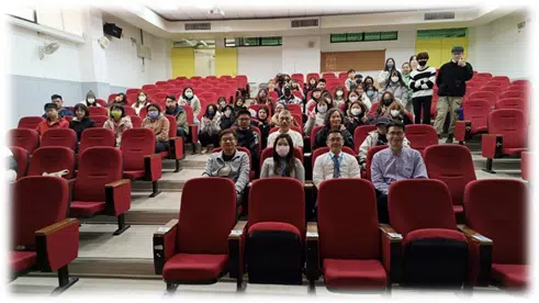 113/4/30赴中華大學校園徵才博覽會攤位解說及模擬飛行體驗活動花絮 113/4/30赴中華大學校園徵才博覽會攤位解說及模擬飛行體驗活動花絮